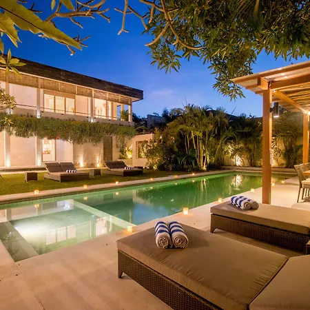 Villa Seriska Jimbaran - Spacious 5Br Private Pool Villa With Private Cook, Spa & Tour-3